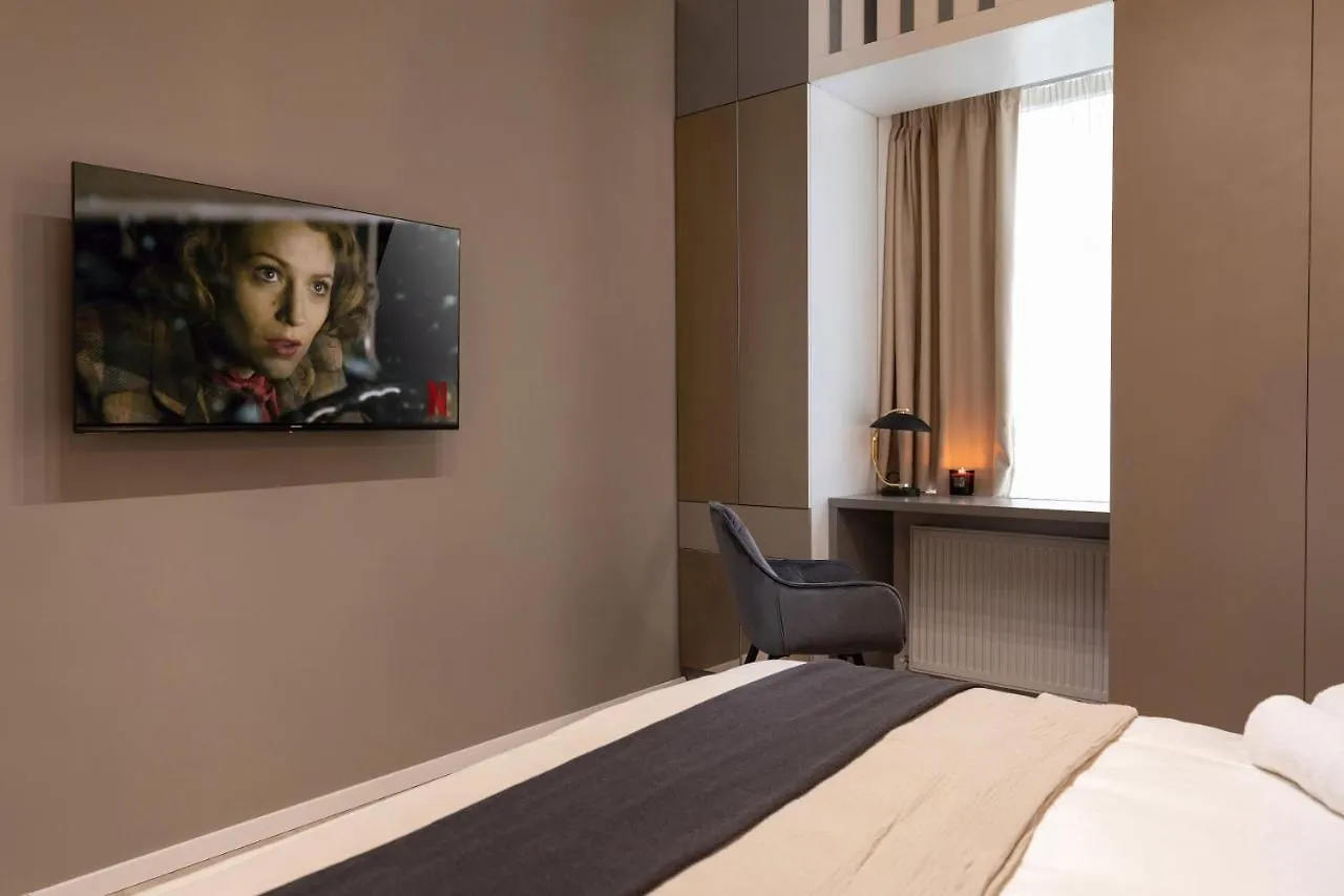 Qult - Misty Night Apartment Bucharest