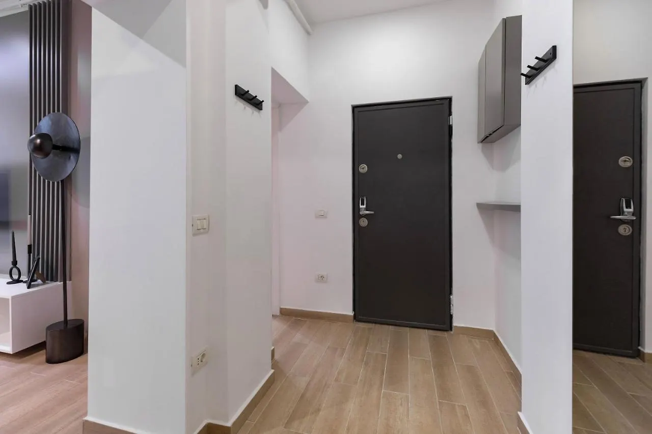 Qult - Misty Night Apartment Bucharest